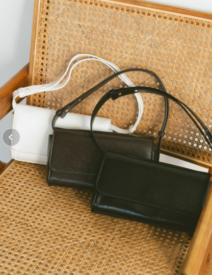 Faux Leather 方肩包